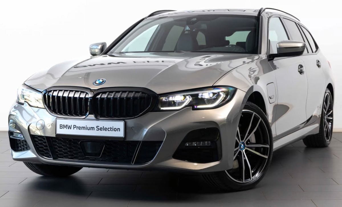 BMW 330 2021