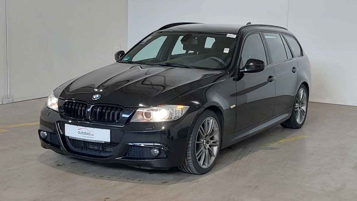 BMW 320 2011