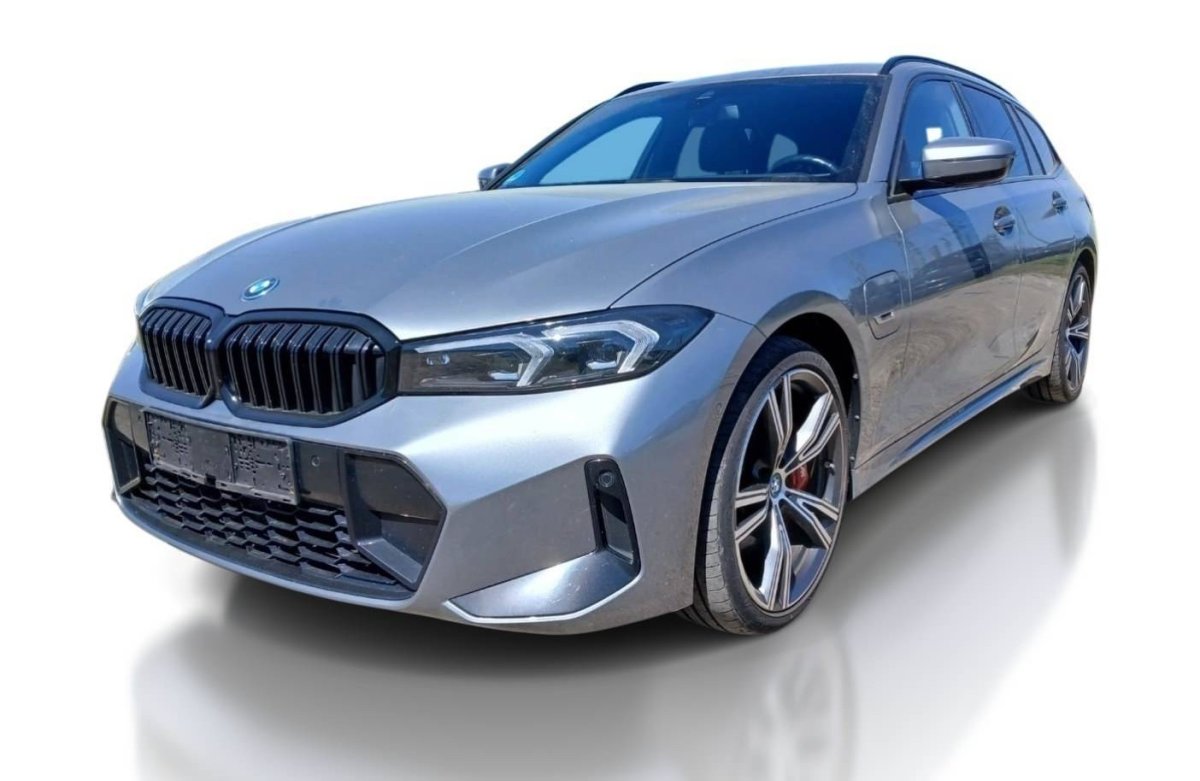 BMW 330 2022