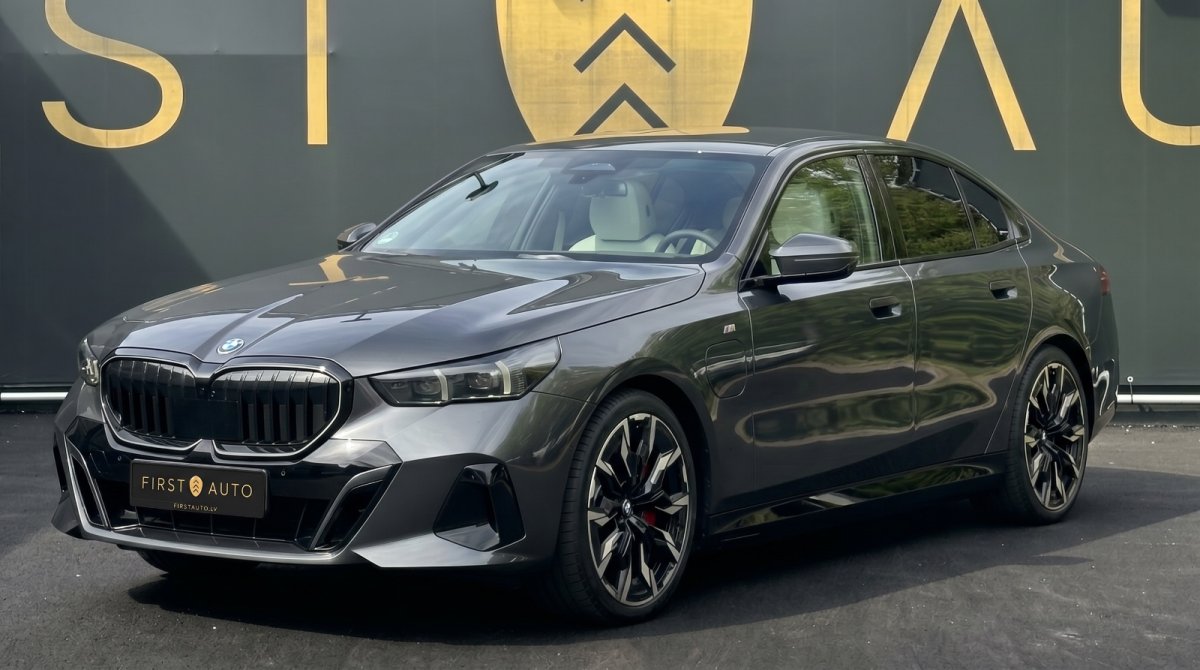 BMW 550 2024