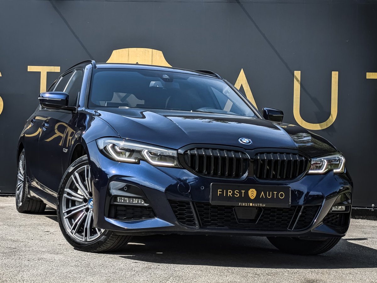 BMW 330 2022